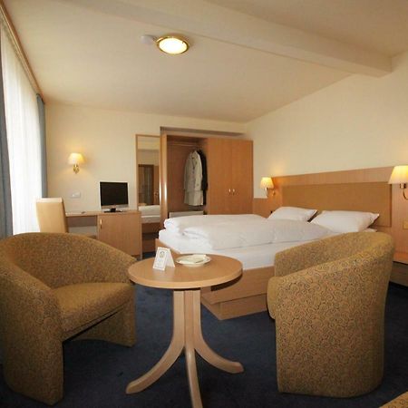 Hotel Garni Eden เมียร์สบวร์ก ภายนอก รูปภาพ