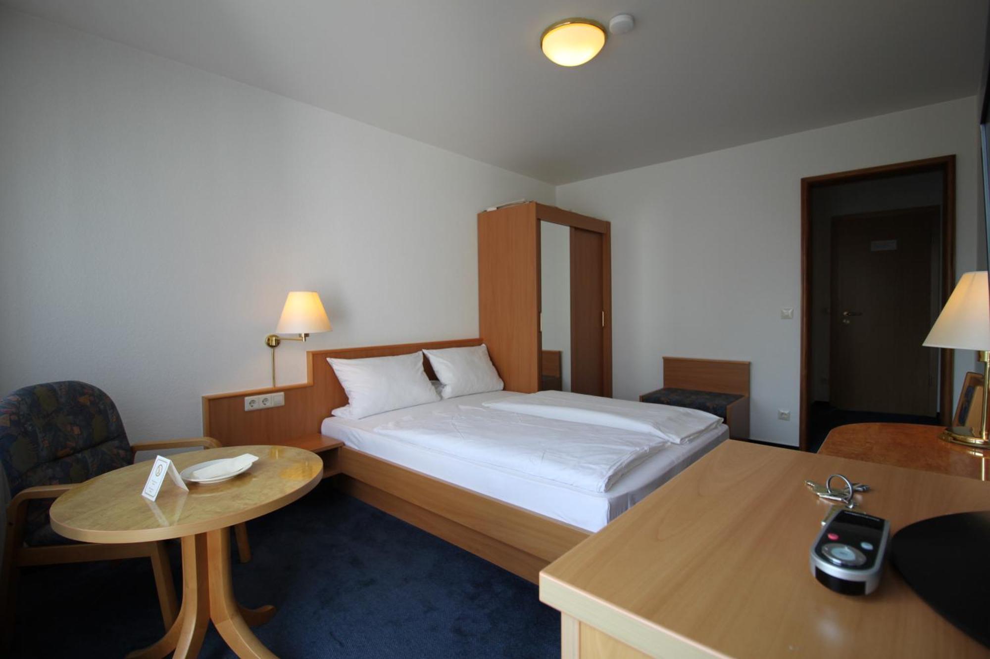 Hotel Garni Eden เมียร์สบวร์ก ภายนอก รูปภาพ