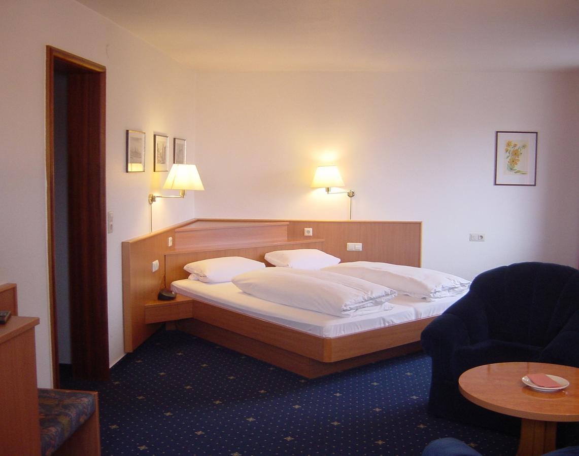 Hotel Garni Eden เมียร์สบวร์ก ภายนอก รูปภาพ