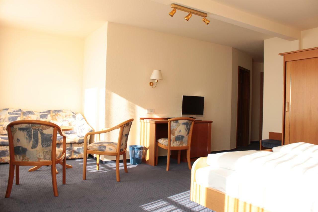 Hotel Garni Eden เมียร์สบวร์ก ภายนอก รูปภาพ