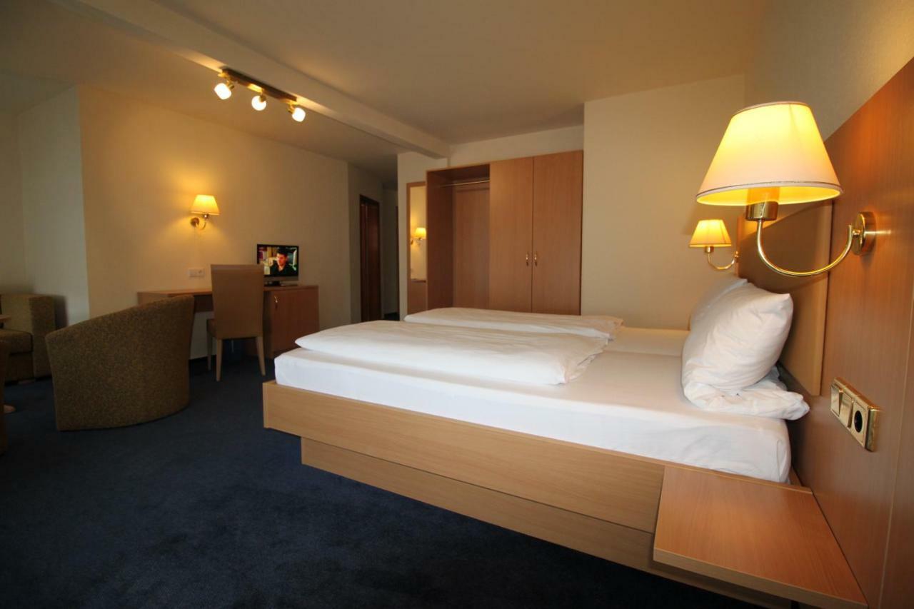 Hotel Garni Eden เมียร์สบวร์ก ภายนอก รูปภาพ